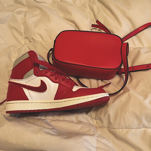 Women size 6 brand new Jordan air 1. - Picture 4 of 4